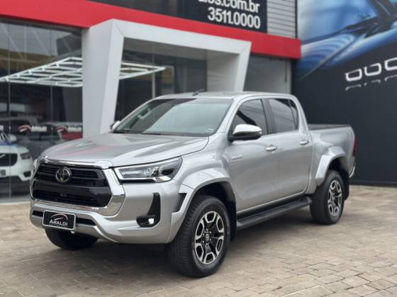 TOYOTA HILUX 2.8 D-4D TURBO DIESEL CD SRX PLUS 4X4 AUTOMÁTICO TOYOTA HILUX 2.8 D-4D TURBO DIESEL CD SRX PLUS 4X4 AUTOMÁTICO